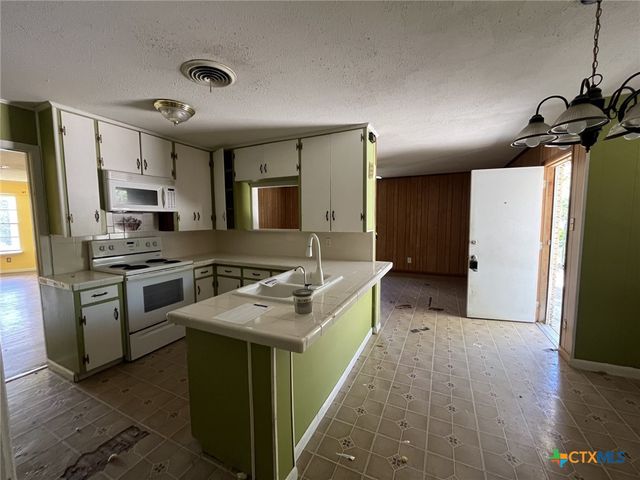 3217 Lake Inks Avenue, Killeen, TX 76543