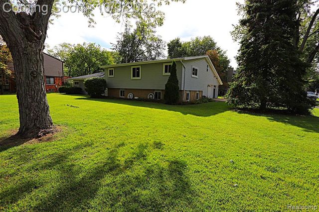 7795 Circle Boulevard, West Bloomfield, MI 48323