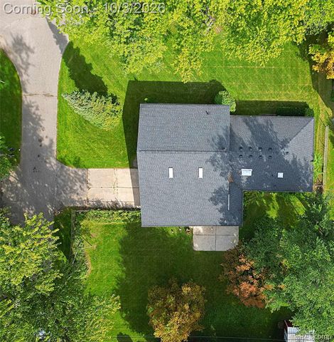 7795 Circle Boulevard, West Bloomfield, MI 48323
