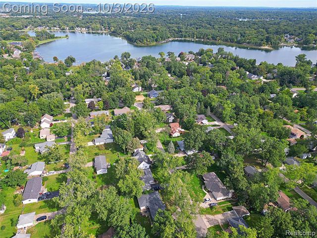 7795 Circle Boulevard, West Bloomfield, MI 48323