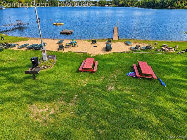 7795 Circle Boulevard, West Bloomfield, MI 48323