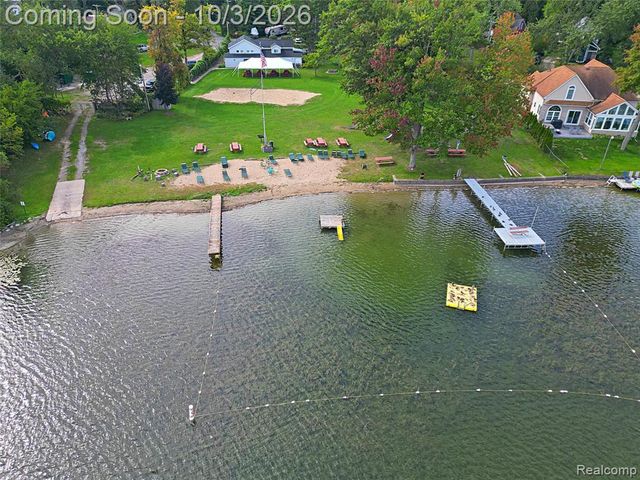 7795 Circle Boulevard, West Bloomfield, MI 48323