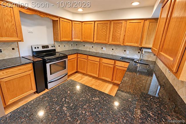 7795 Circle Boulevard, West Bloomfield, MI 48323