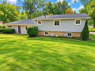 7795 Circle Boulevard, West Bloomfield, MI 48323