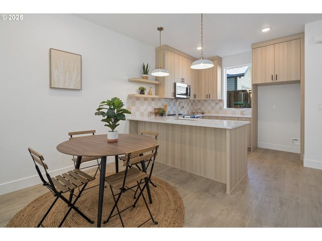 4510 Ne WYGANT St, Portland, OR 97218