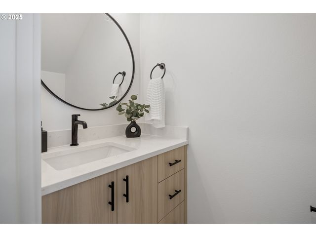 4510 Ne WYGANT St, Portland, OR 97218