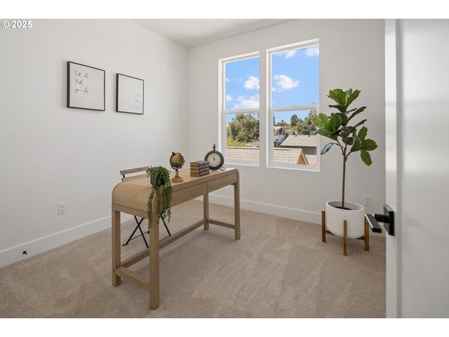 4510 Ne WYGANT St, Portland, OR 97218