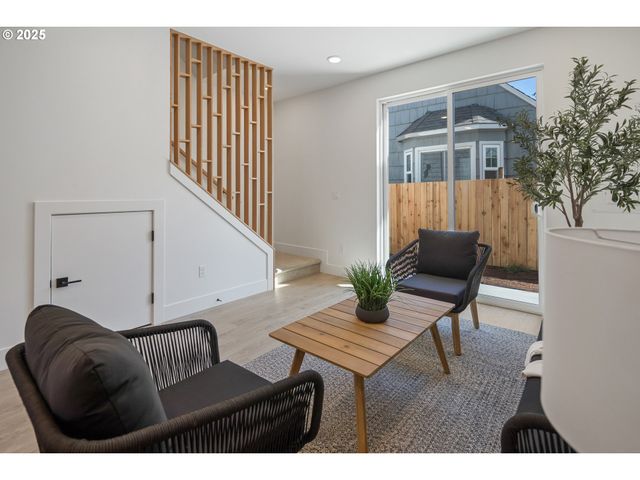 4510 Ne WYGANT St, Portland, OR 97218