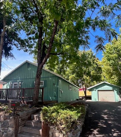 114 Smith Street, Mount Shasta, CA 96067