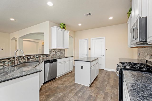 10003 S Whimbrel Circle, Conroe, TX 77385