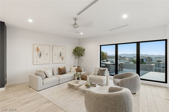 2208 Overlook Canyon Lane, Henderson, NV 89052