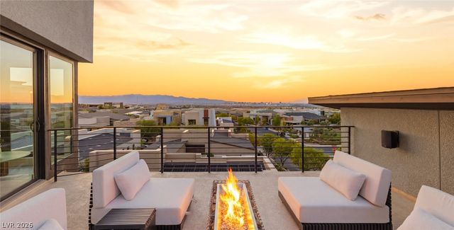 2208 Overlook Canyon Lane, Henderson, NV 89052