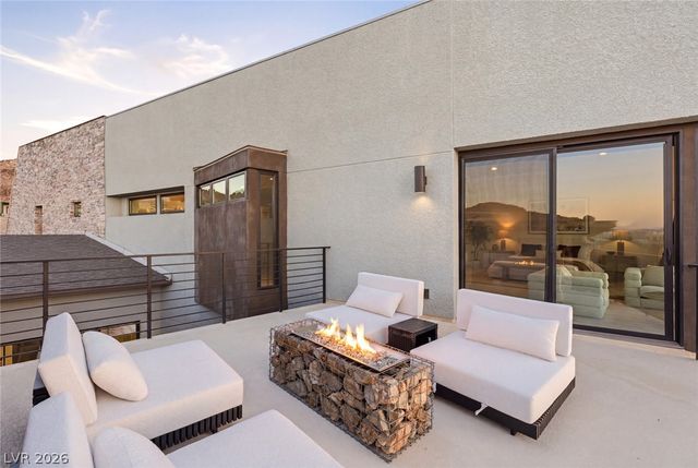 2208 Overlook Canyon Lane, Henderson, NV 89052