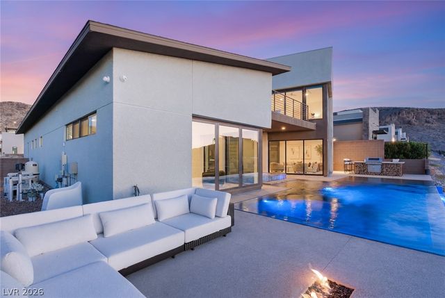 2208 Overlook Canyon Lane, Henderson, NV 89052