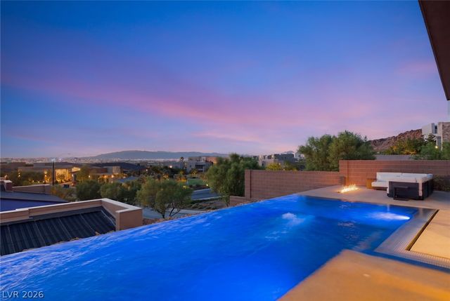 2208 Overlook Canyon Lane, Henderson, NV 89052