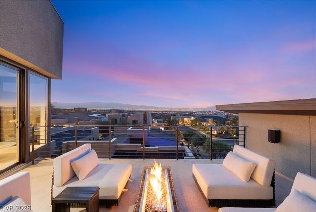 2208 Overlook Canyon Lane, Henderson, NV 89052