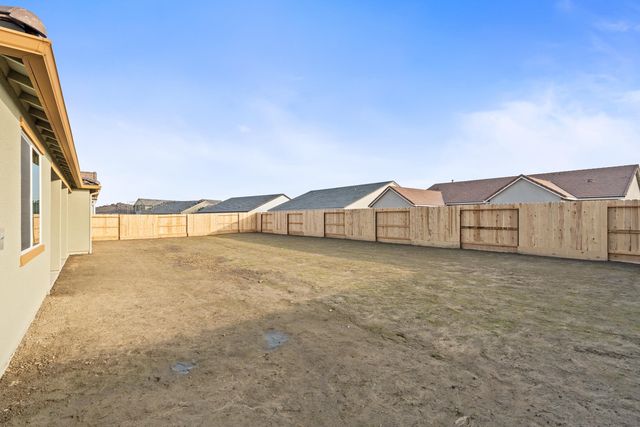 6521 W Wood Drive Lot1048, Visalia, CA 93277