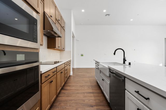 6521 W Wood Drive Lot1048, Visalia, CA 93277