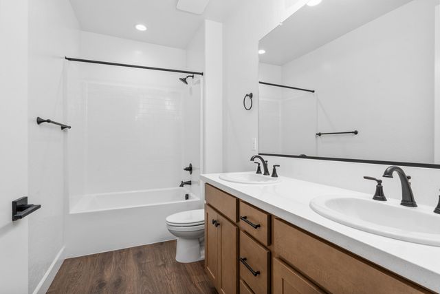 6521 W Wood Drive Lot1048, Visalia, CA 93277