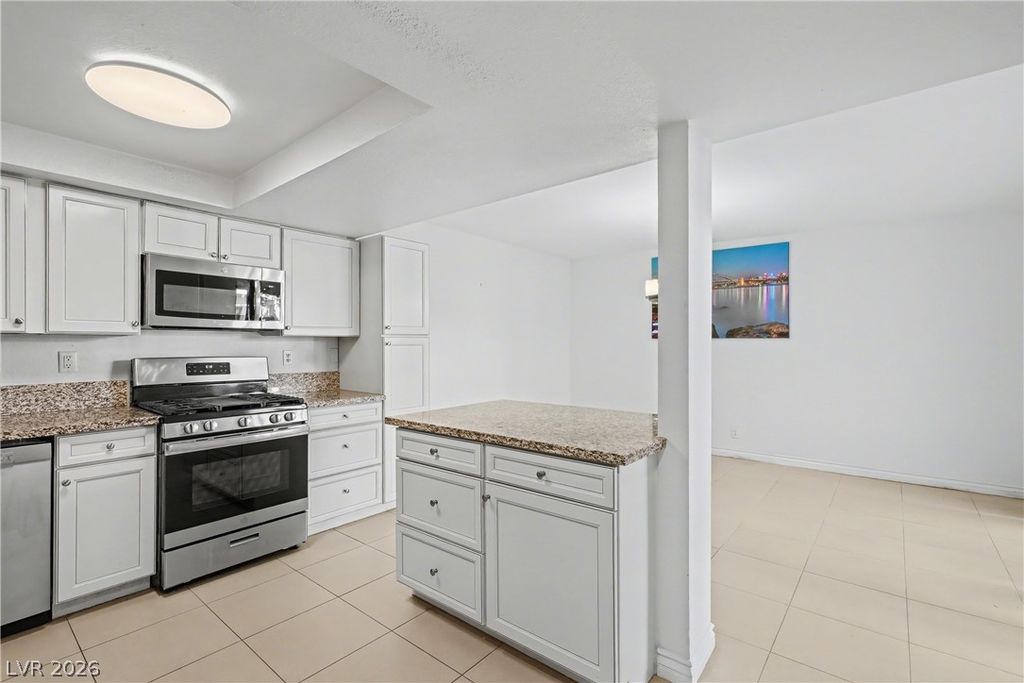 Image 10 of property listing at 5620 Roseridge Avenue, Las Vegas, NV 89107