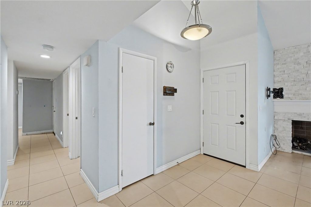Image 16 of property listing at 5620 Roseridge Avenue, Las Vegas, NV 89107