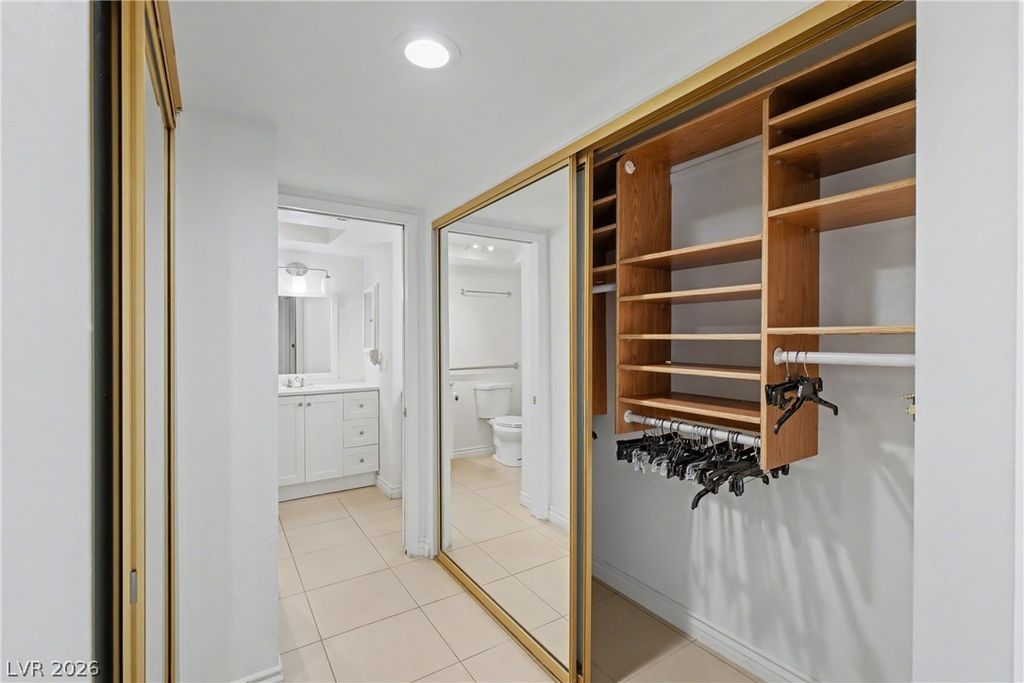 Image 20 of property listing at 5620 Roseridge Avenue, Las Vegas, NV 89107