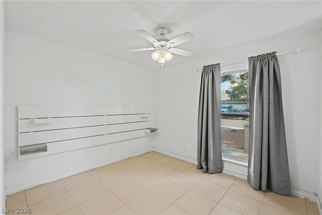 Image 25 of property listing at 5620 Roseridge Avenue, Las Vegas, NV 89107