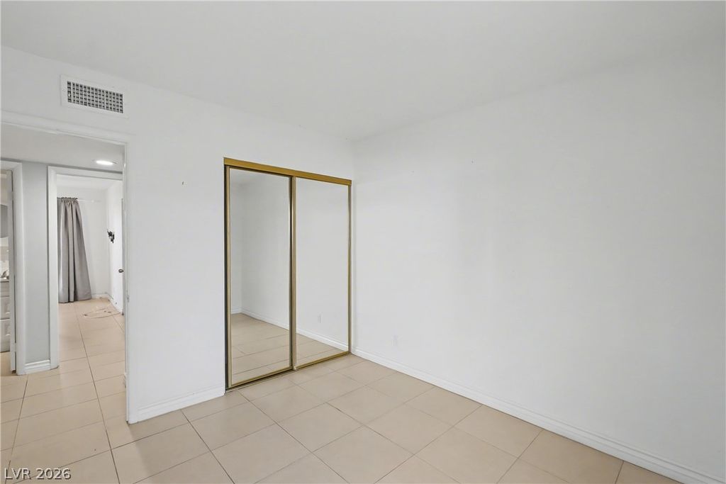 Image 28 of property listing at 5620 Roseridge Avenue, Las Vegas, NV 89107