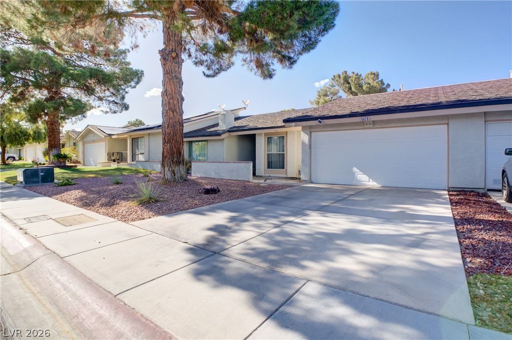 Image 3 of property listing at 5620 Roseridge Avenue, Las Vegas, NV 89107