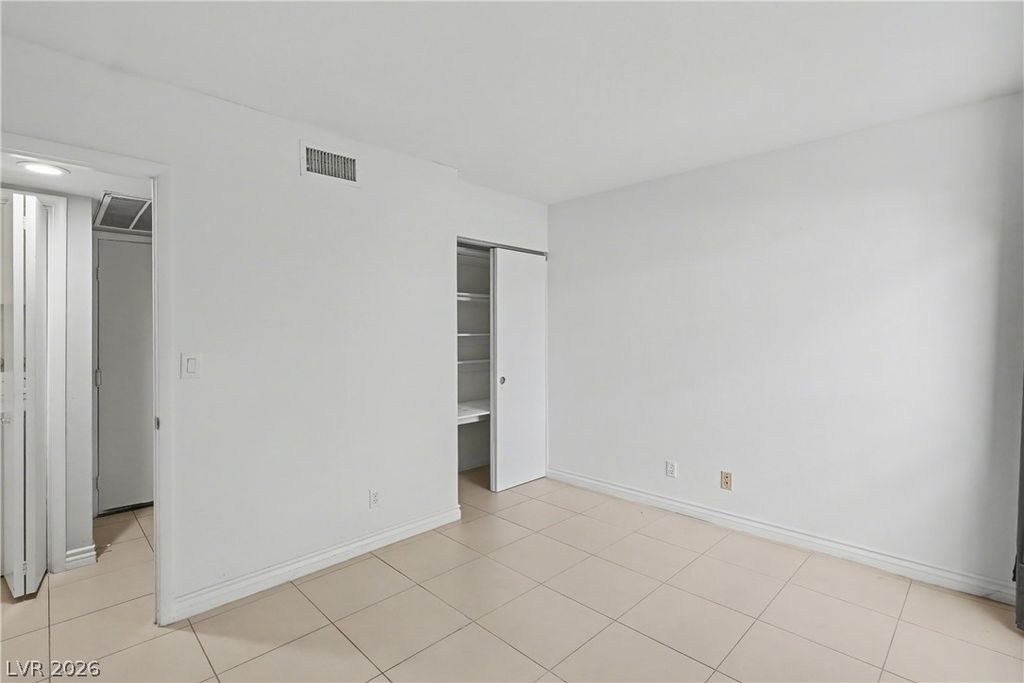 Image 30 of property listing at 5620 Roseridge Avenue, Las Vegas, NV 89107