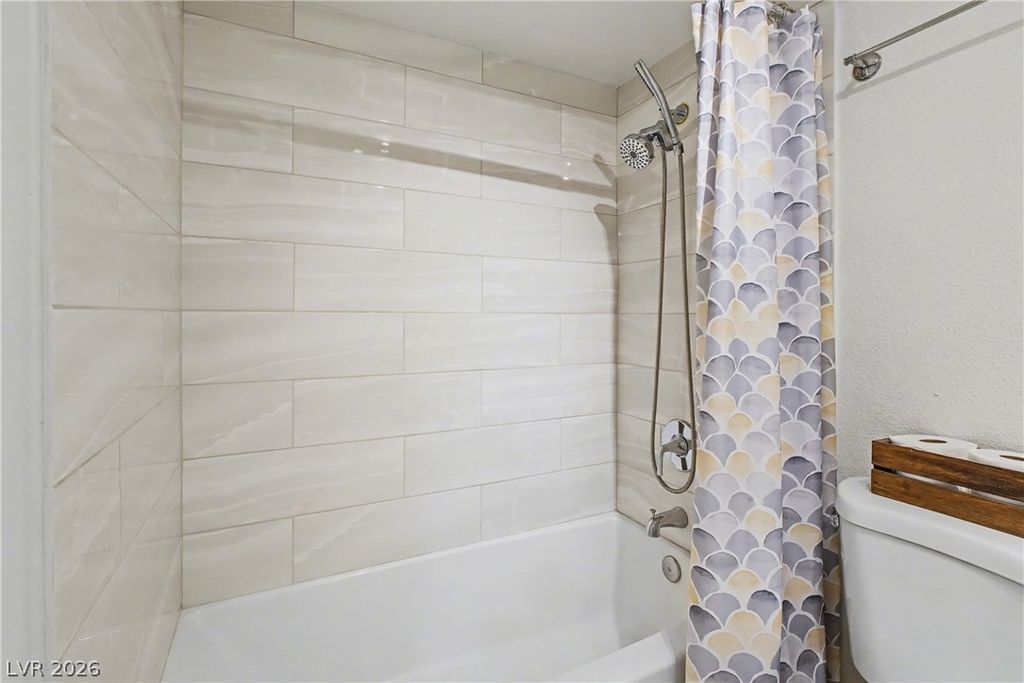 Image 32 of property listing at 5620 Roseridge Avenue, Las Vegas, NV 89107