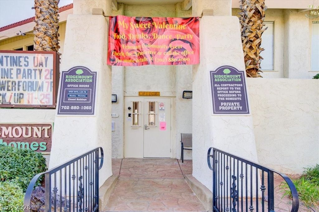 Image 41 of property listing at 5620 Roseridge Avenue, Las Vegas, NV 89107