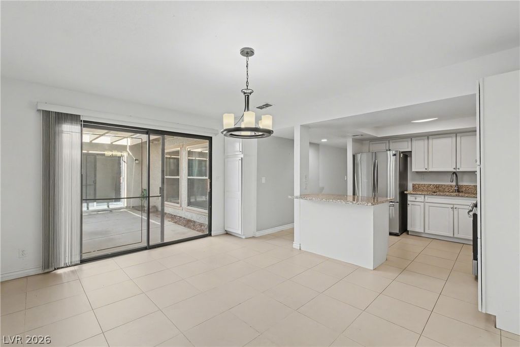 Image 7 of property listing at 5620 Roseridge Avenue, Las Vegas, NV 89107