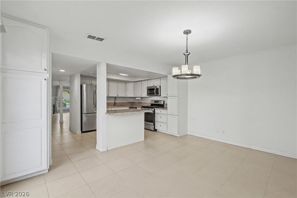 Image 8 of property listing at 5620 Roseridge Avenue, Las Vegas, NV 89107