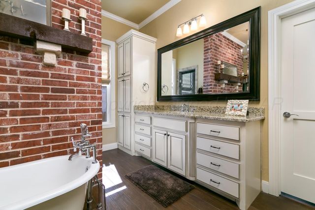 6400 GLENWOOD Drive, Amarillo, TX 79119