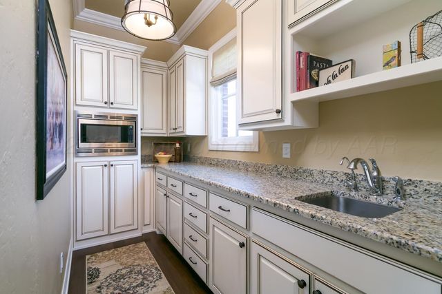 6400 GLENWOOD Drive, Amarillo, TX 79119