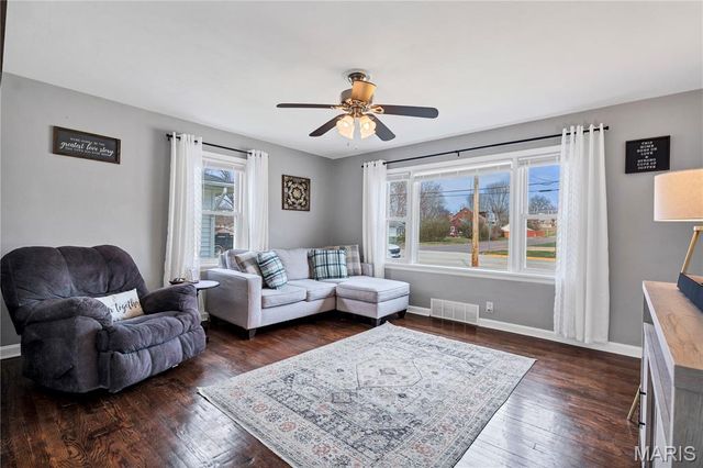 1200 E 8th Street, Washington, MO 63090