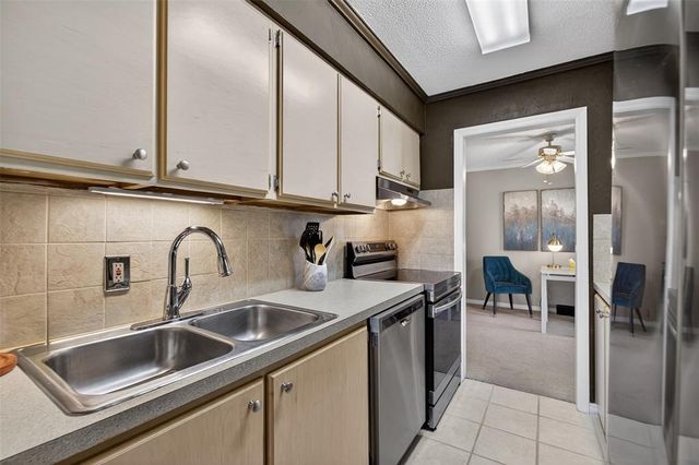 6100 N Brookline Avenue 12, Oklahoma City, OK 73112