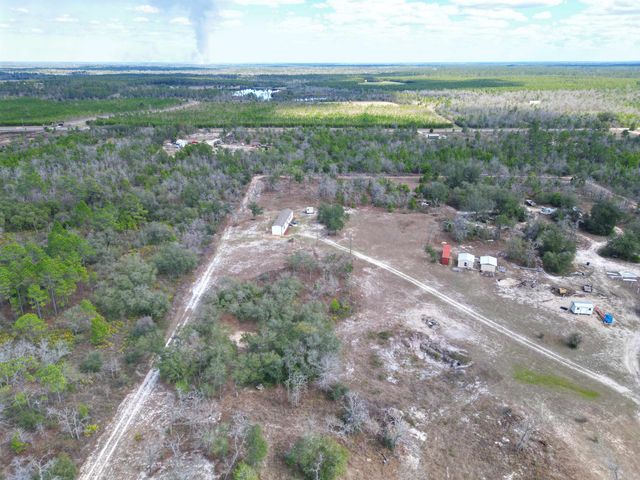 21835 NW Lake Mckenzie Boulevard, Altha, FL 32421