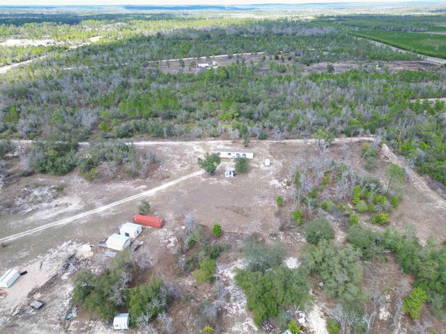 21835 NW Lake Mckenzie Boulevard, Altha, FL 32421