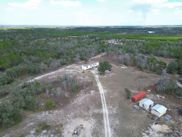 21835 NW Lake Mckenzie Boulevard, Altha, FL 32421