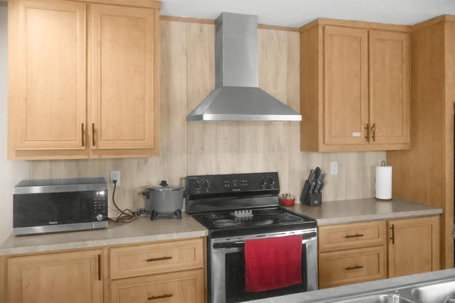 21835 NW Lake Mckenzie Boulevard, Altha, FL 32421