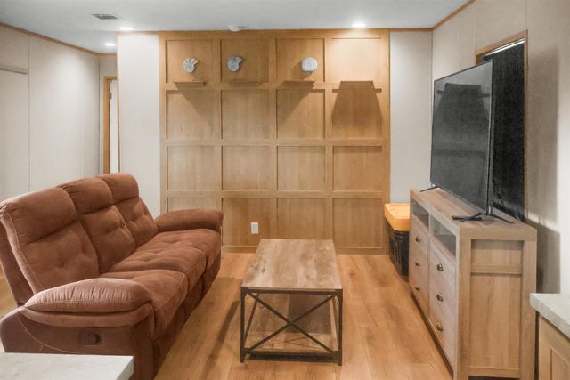 21835 NW Lake Mckenzie Boulevard, Altha, FL 32421