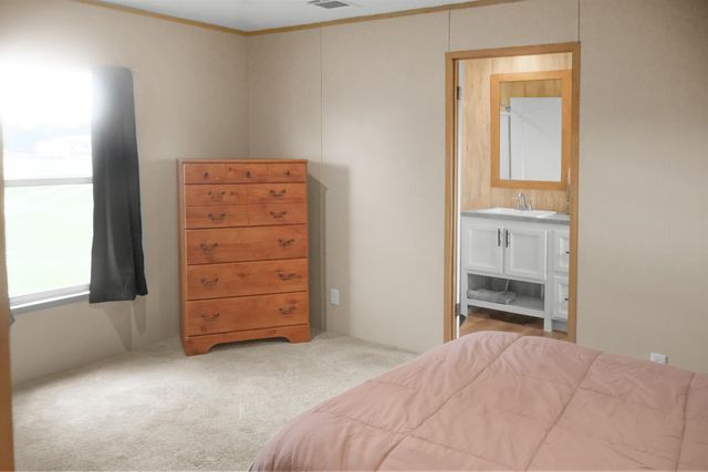 21835 NW Lake Mckenzie Boulevard, Altha, FL 32421