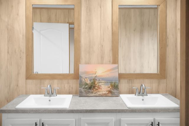 21835 NW Lake Mckenzie Boulevard, Altha, FL 32421