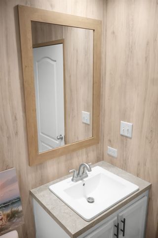 21835 NW Lake Mckenzie Boulevard, Altha, FL 32421