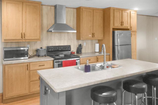 21835 NW Lake Mckenzie Boulevard, Altha, FL 32421