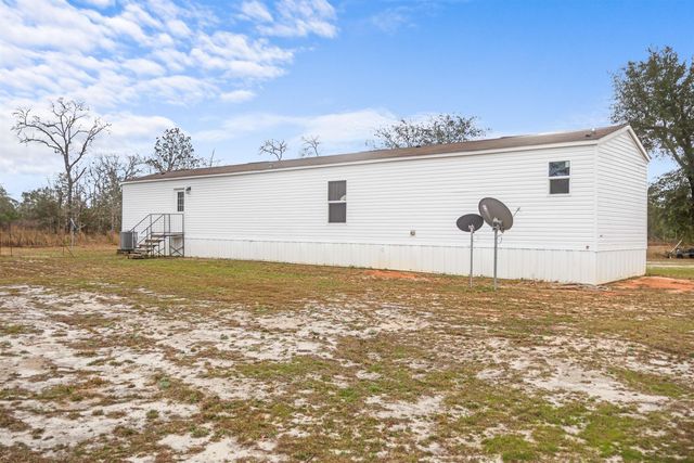 21835 NW Lake Mckenzie Boulevard, Altha, FL 32421