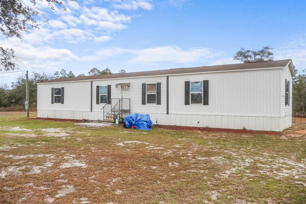 21835 NW Lake Mckenzie Boulevard, Altha, FL 32421