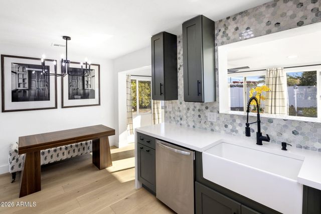 627 N 59TH Place, Mesa, AZ 85205